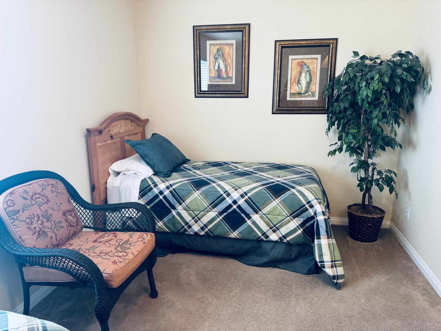 2 Twin Guest Bedroom