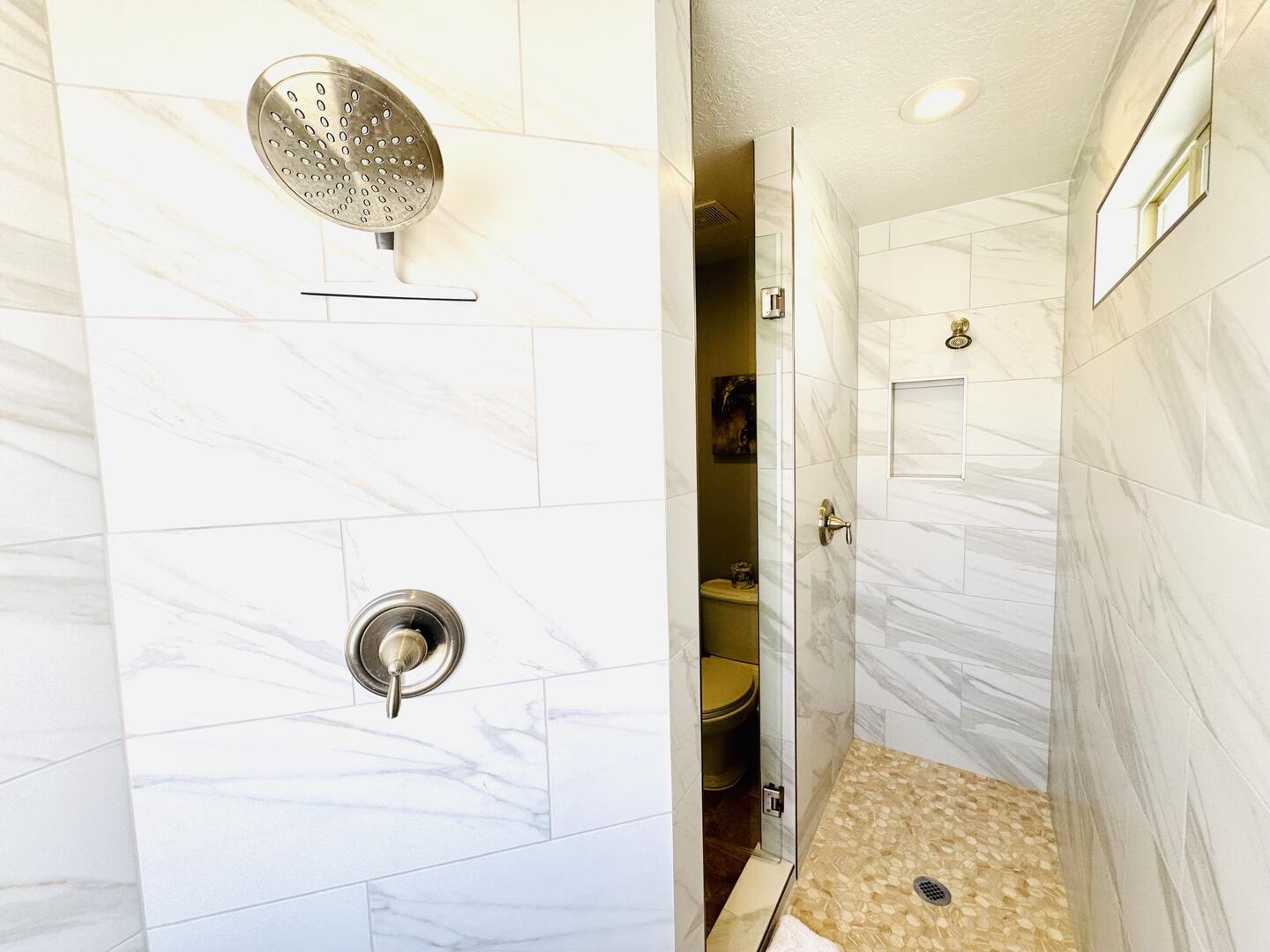 First King En-Suite Bath