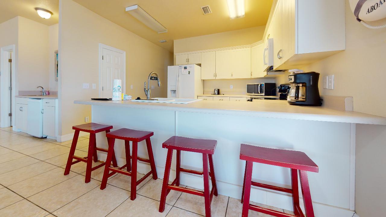 Kitchen bar