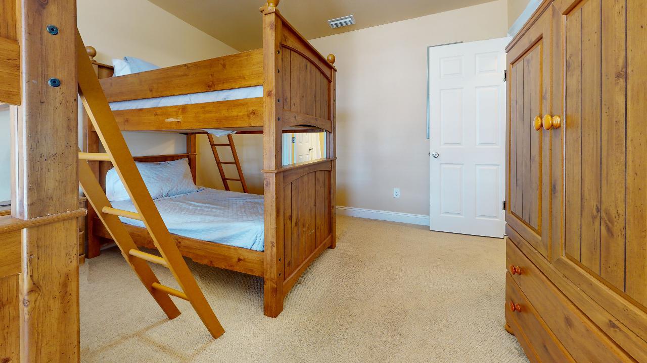 Bunk room 