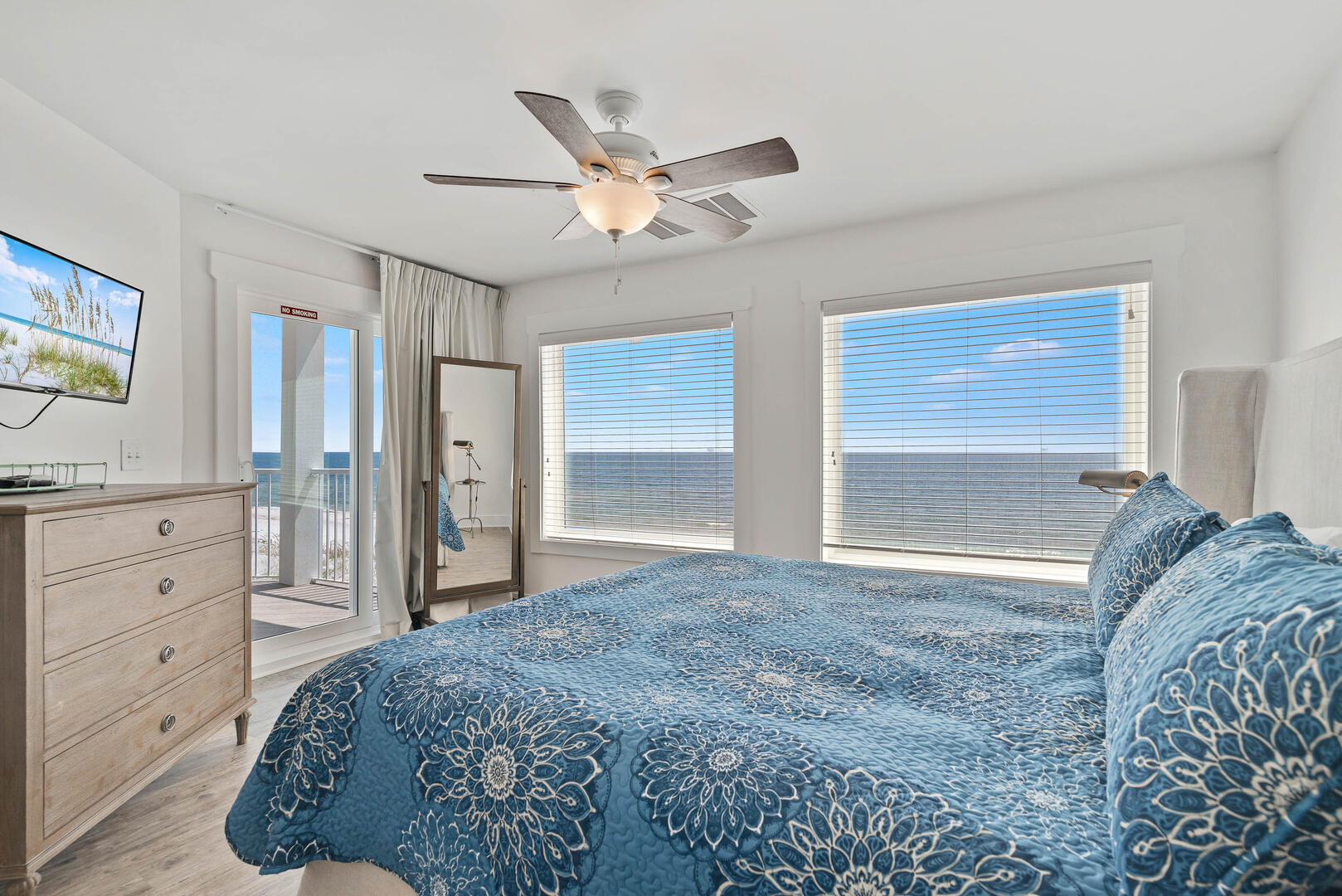 Always Sunny | Photo 20