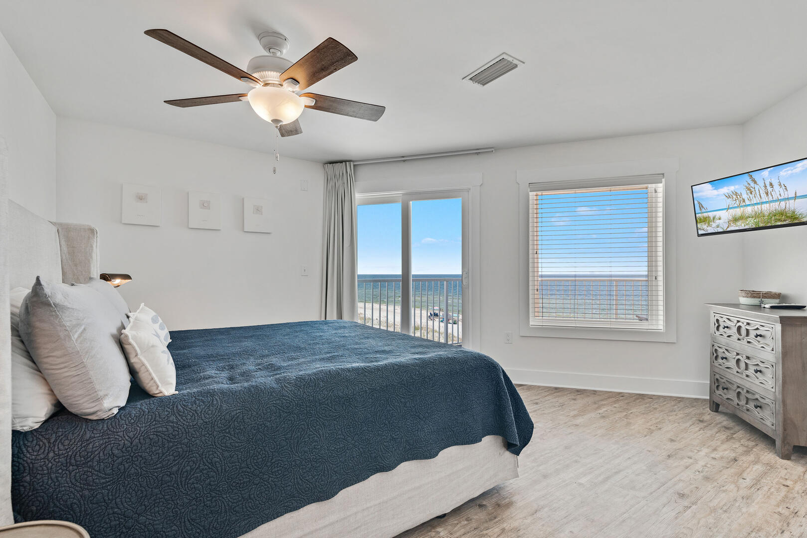 Always Sunny | Photo 38