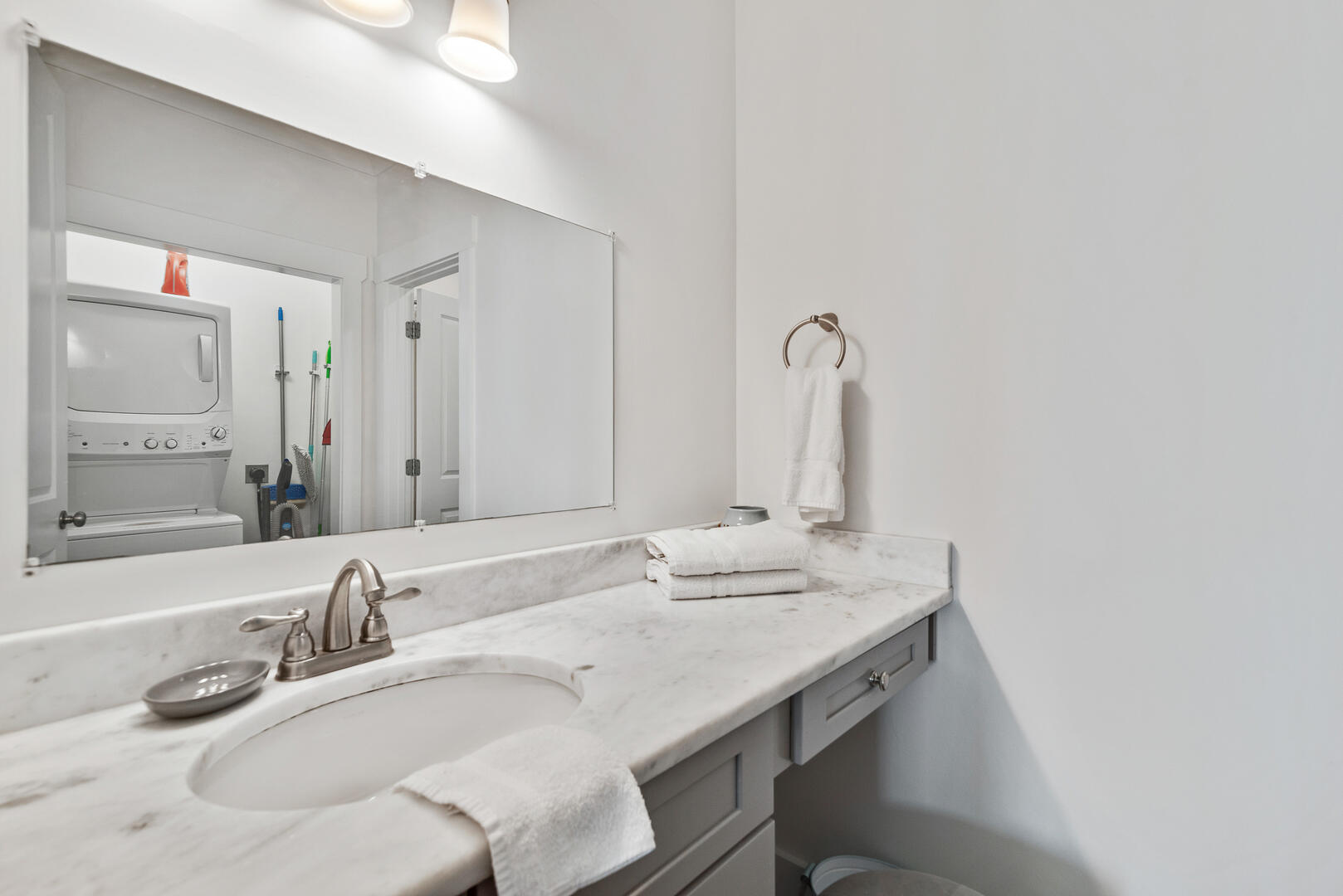 Always Sunny | Photo 41