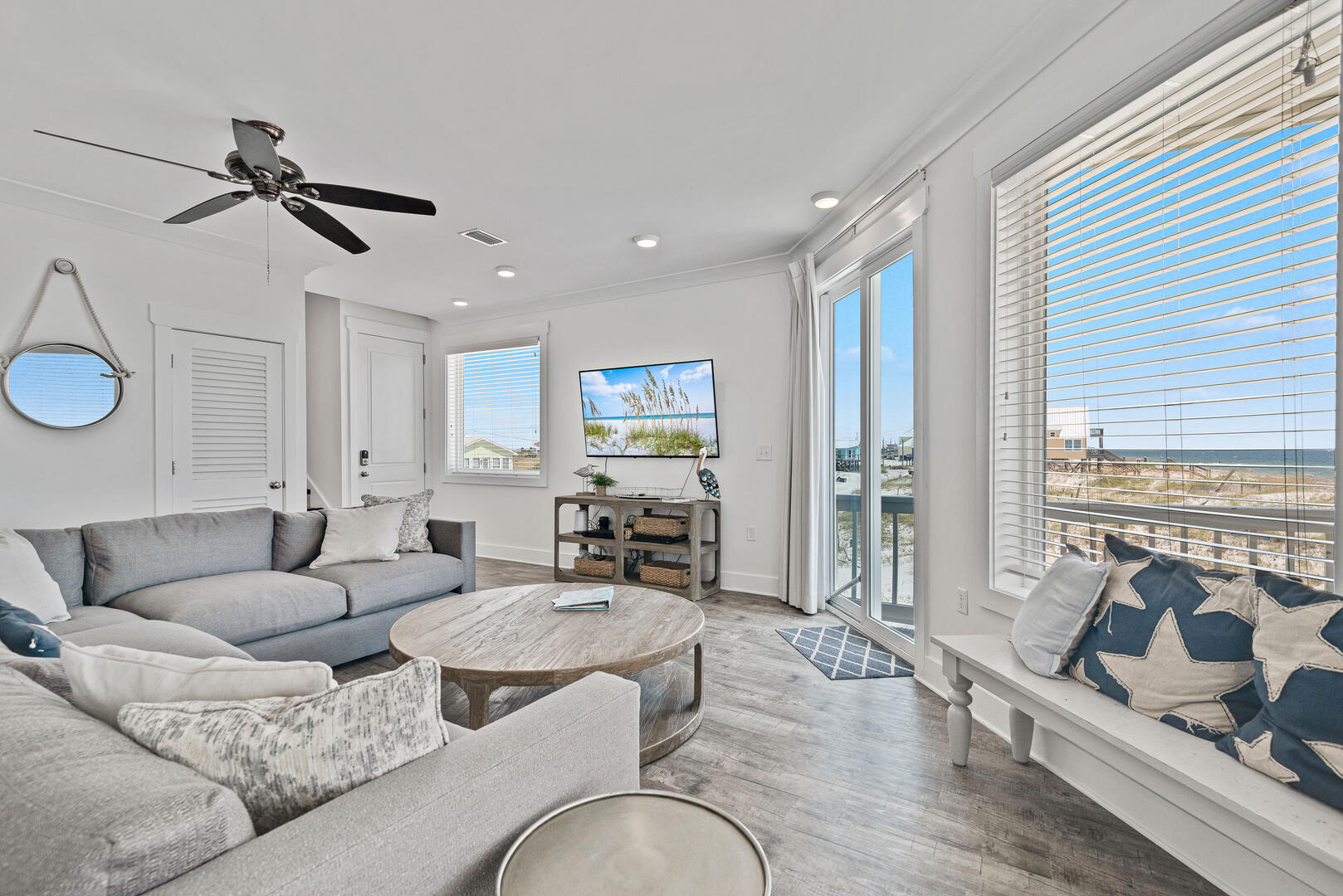 Always Sunny | Photo 6