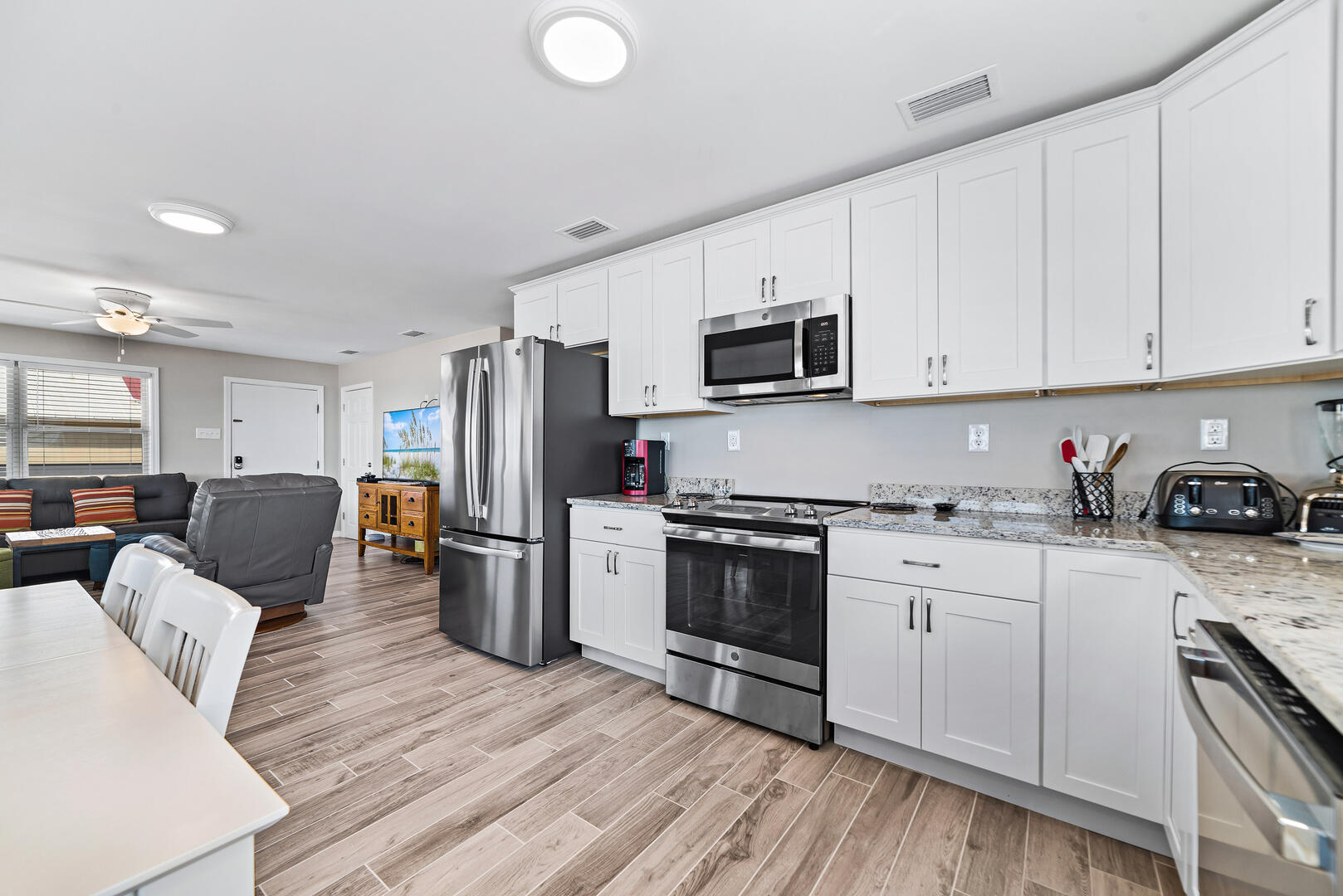 Beale Street Bungalow | Photo 6000