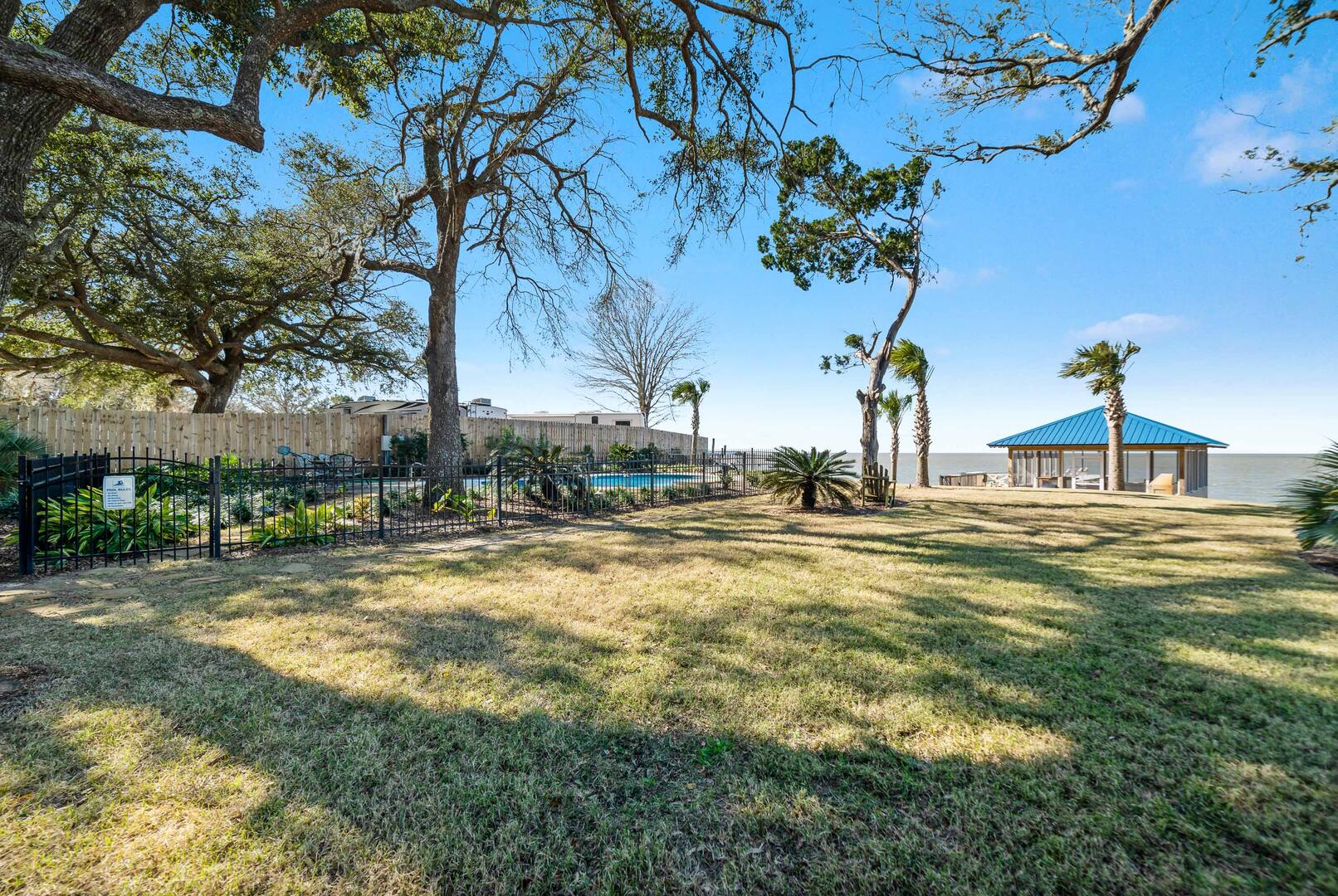 Pelican Bay | Photo 610
