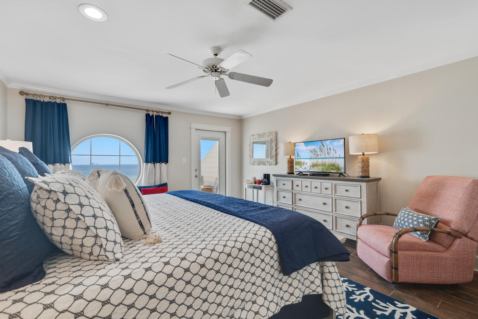 Island Dream East | Photo 17050