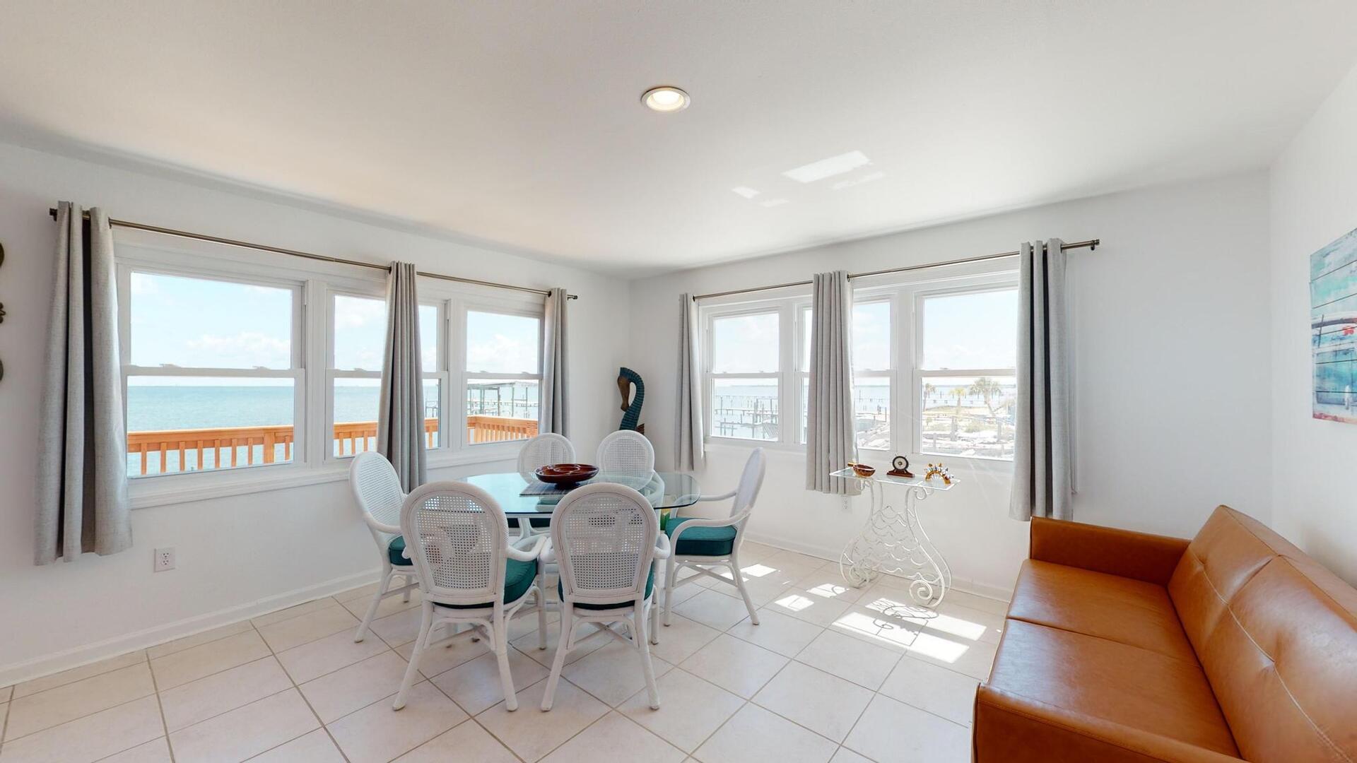 Bay Breeze | Photo 12