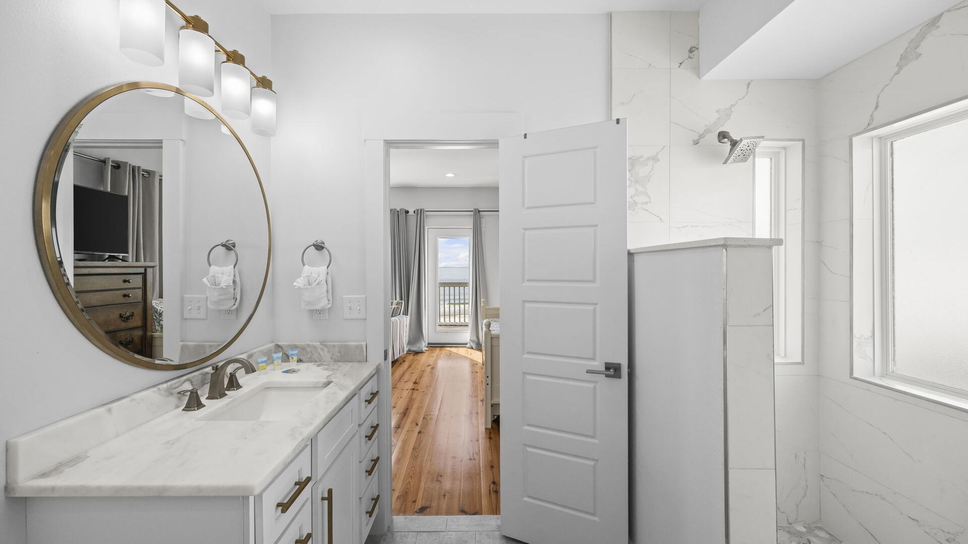 McBeech West | Photo 38