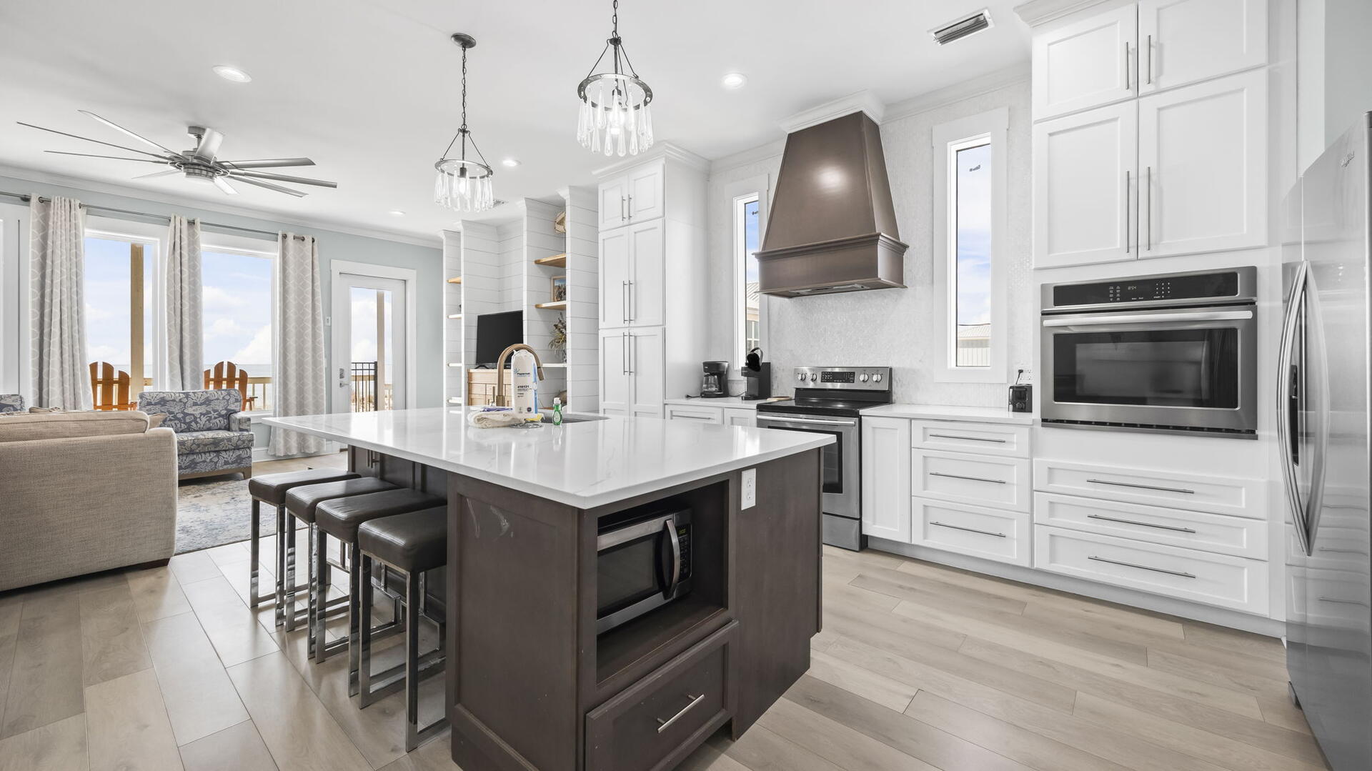 McBeech West | Photo 10