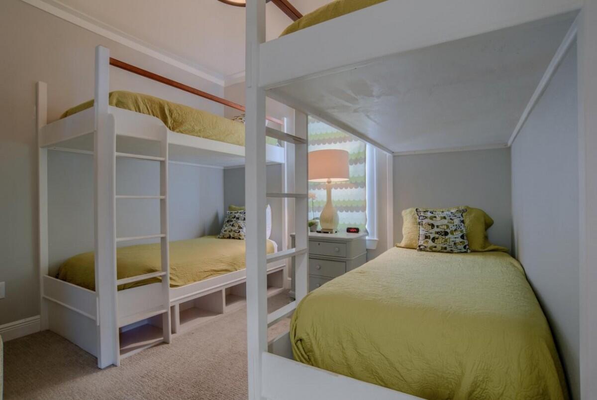 Banana Split East | Photo 34