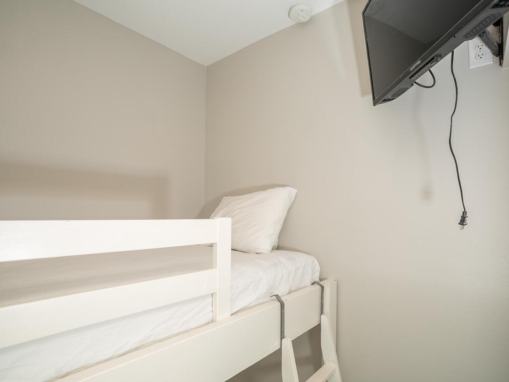 Escapades South Bottom | Photo 35