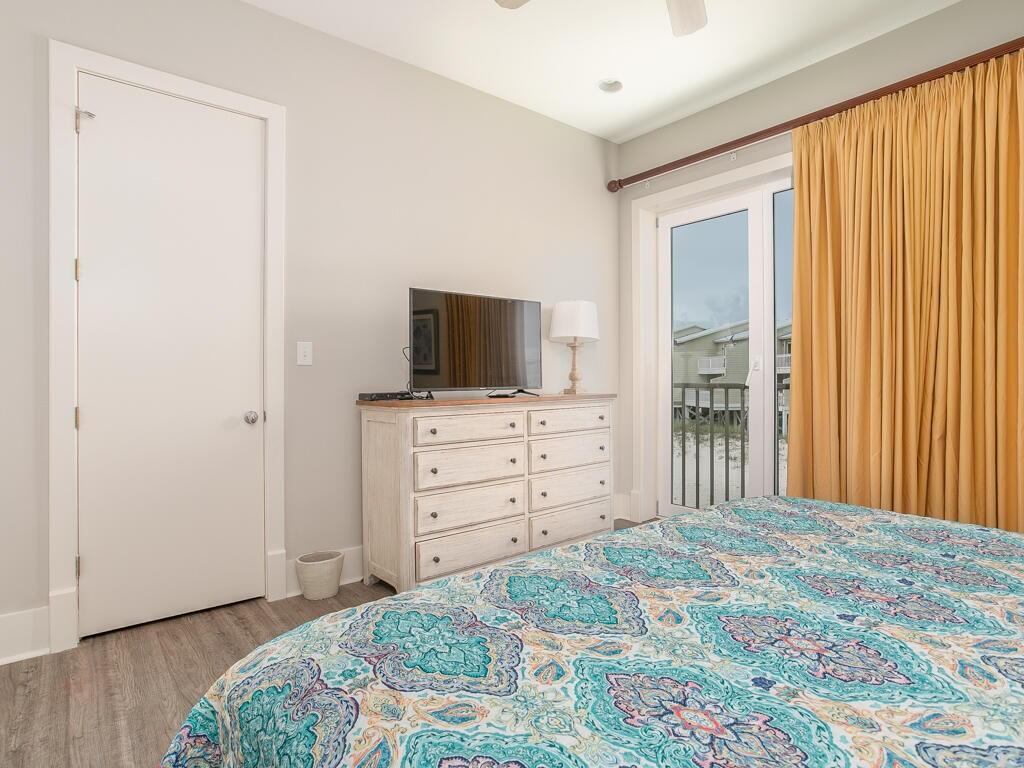 Escapades South Bottom | Photo 41