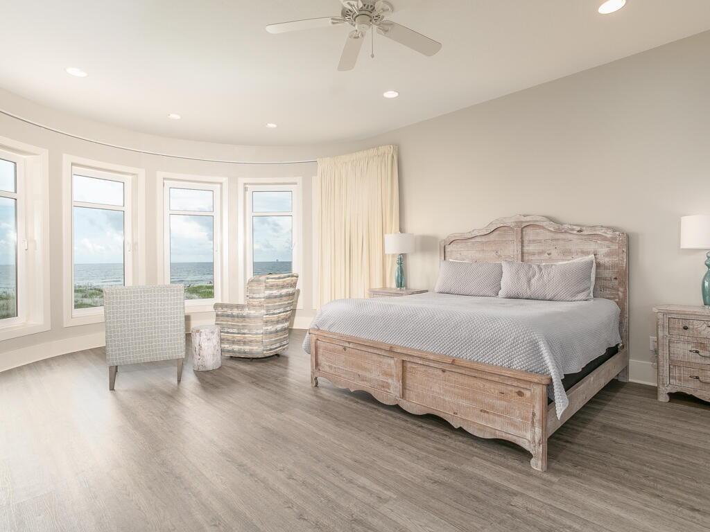 Escapades South Bottom | Photo 17