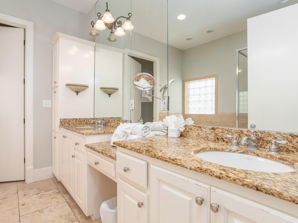 Escapades South Bottom | Photo 21