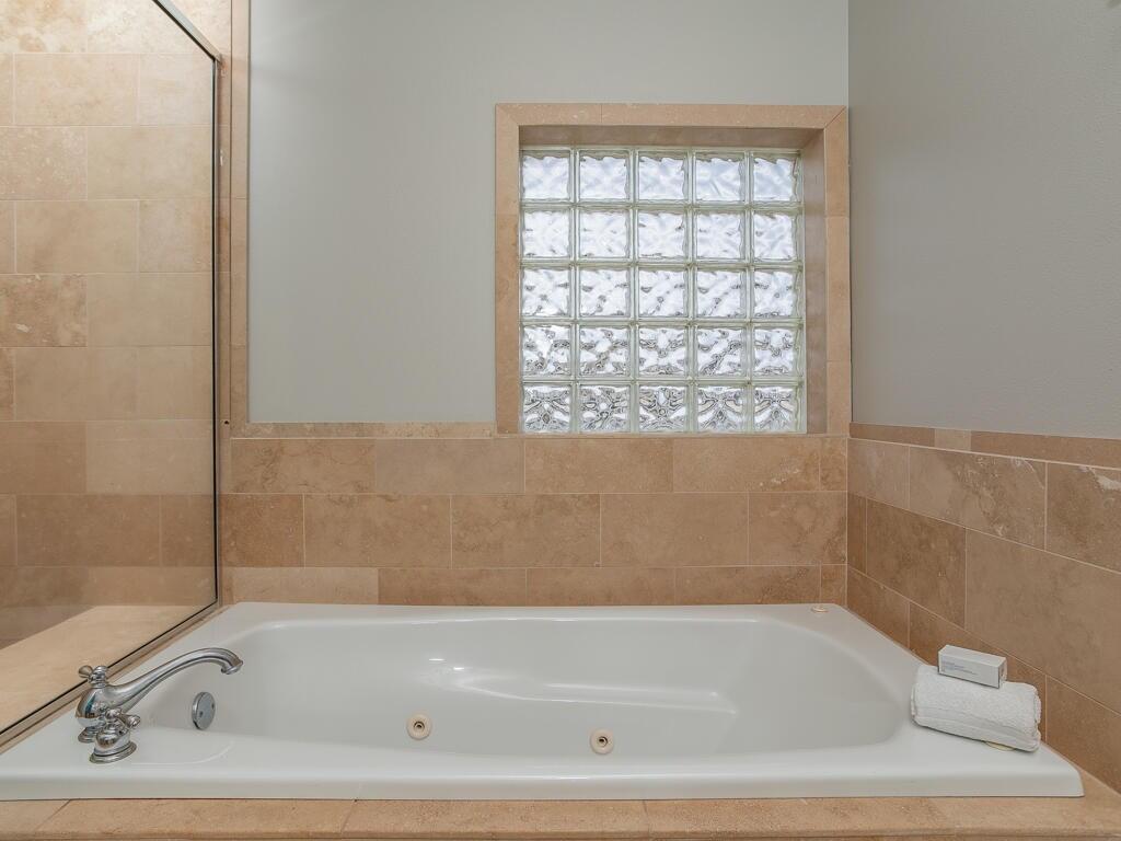 Escapades South Bottom | Photo 22