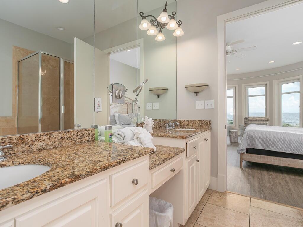 Escapades South Bottom | Photo 20