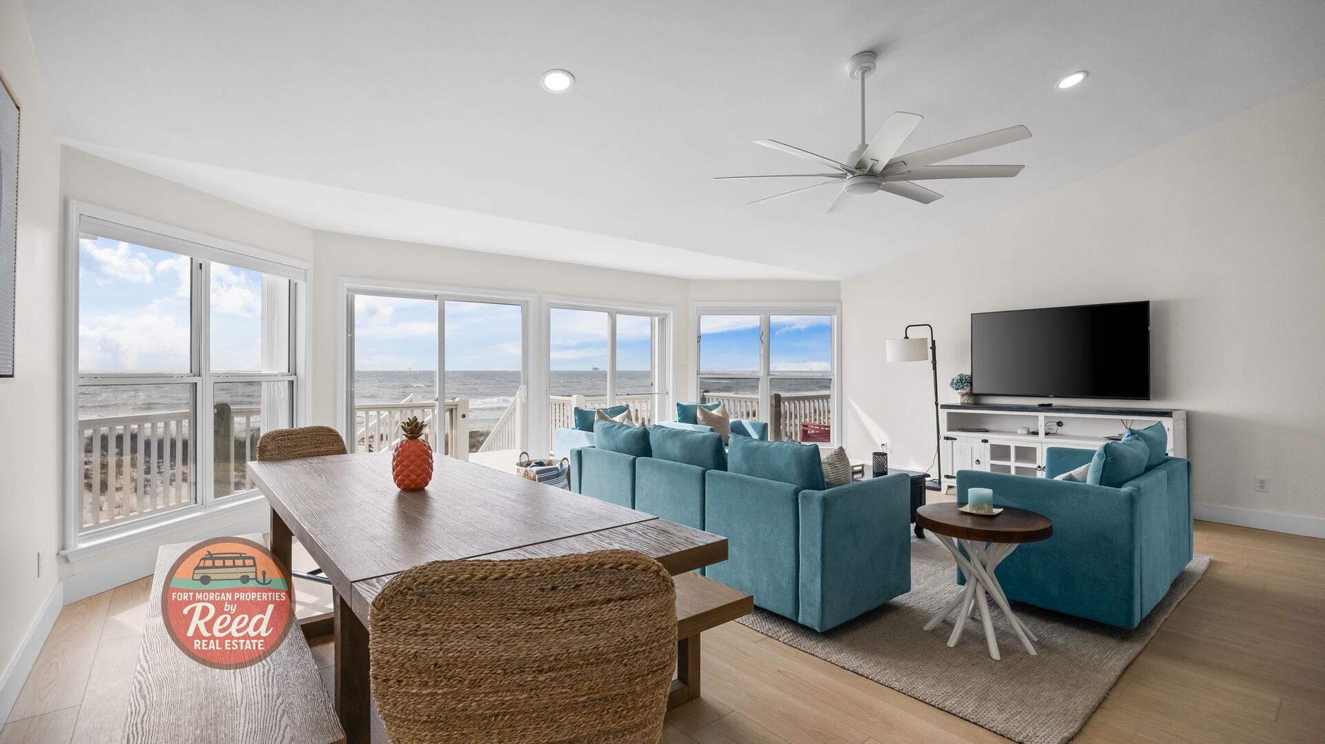 Christmas Bonus | Photo 10