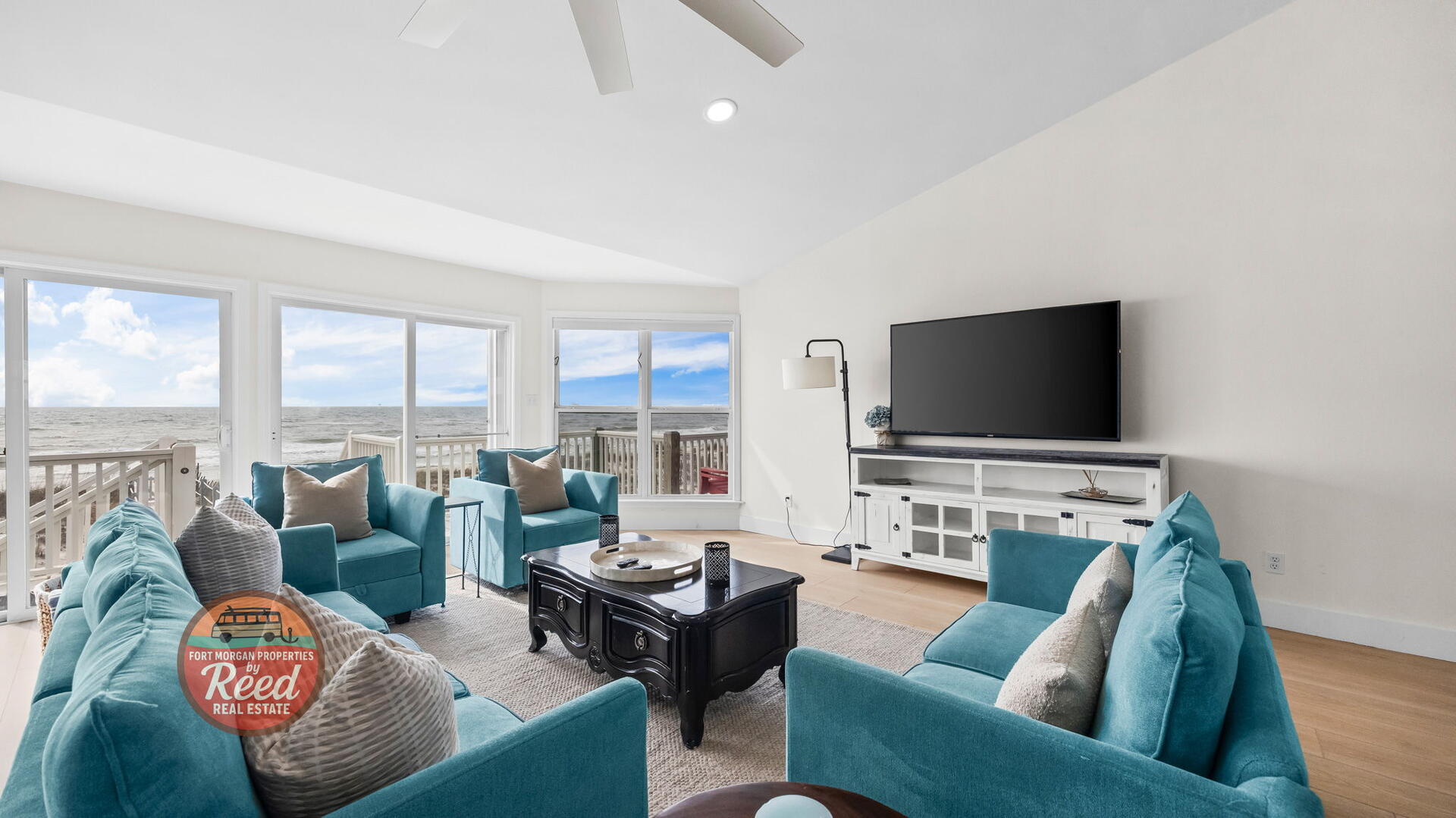 Christmas Bonus | Photo 7