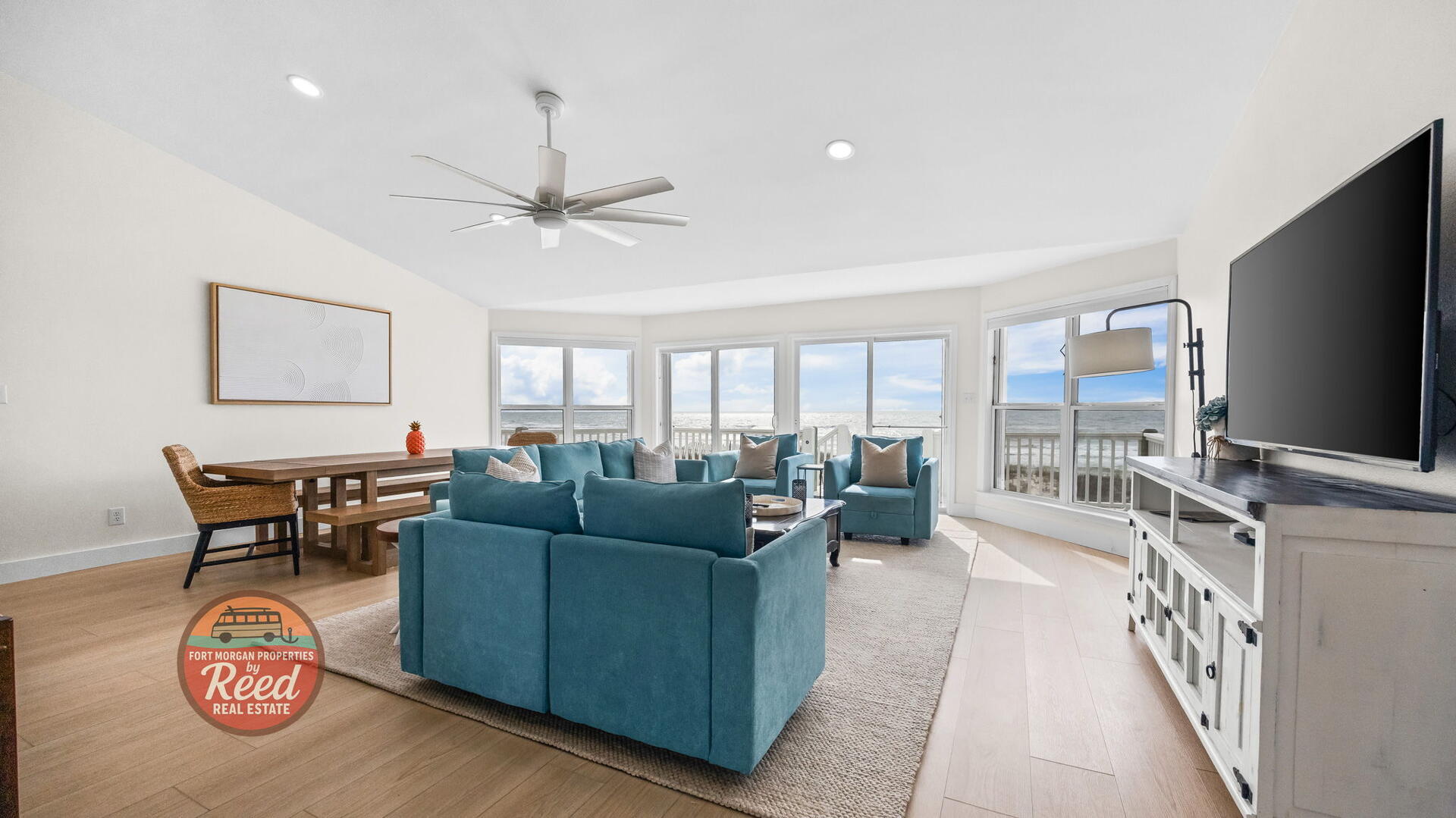 Christmas Bonus | Photo 6