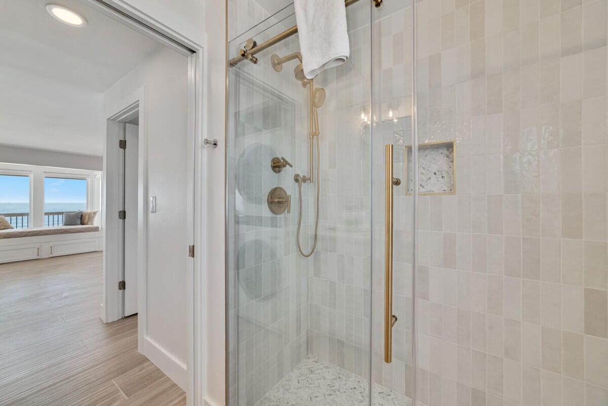 Lost Palms | Photo 26