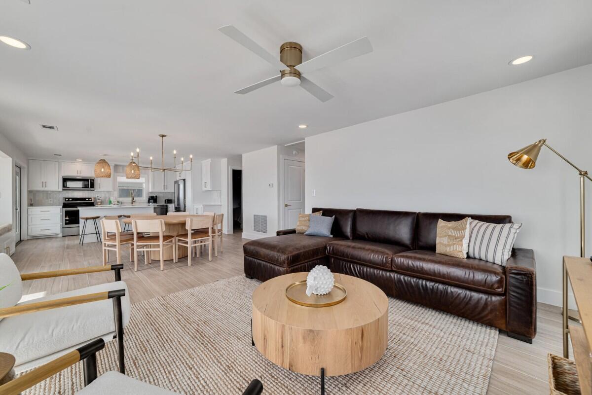 Lost Palms | Photo 11