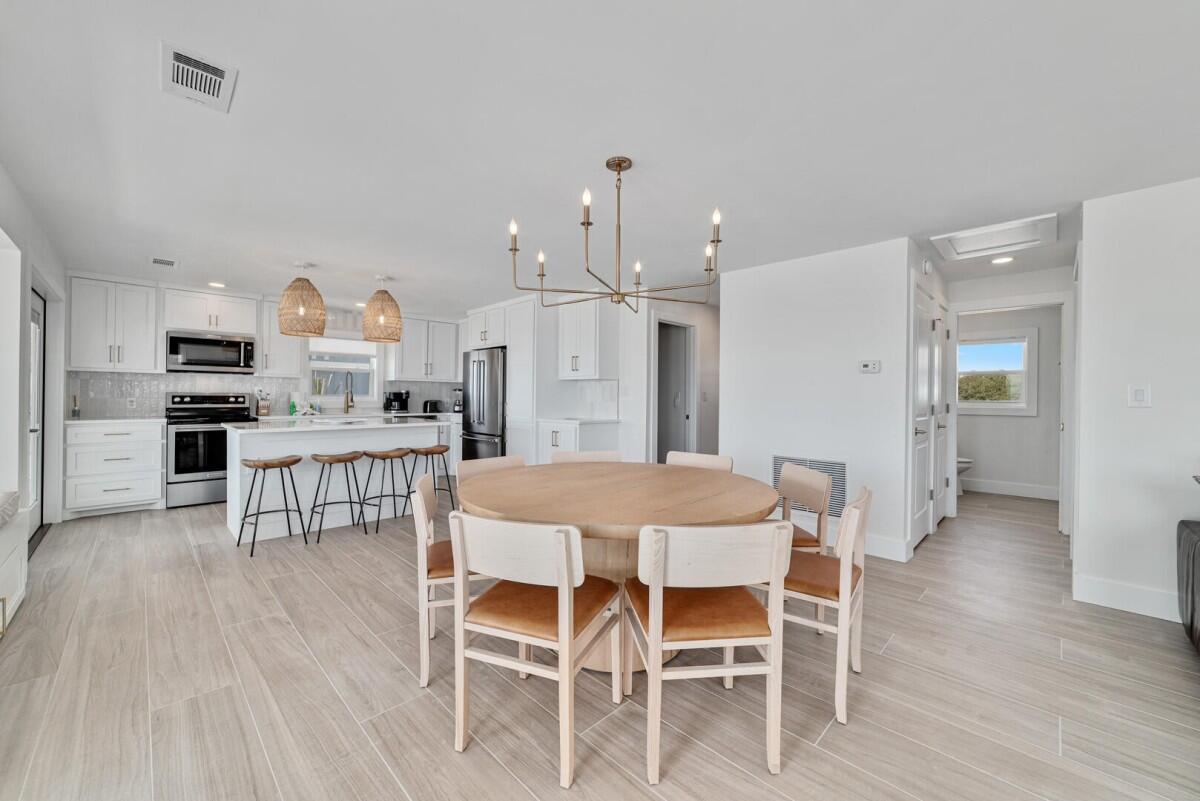 Lost Palms | Photo 21