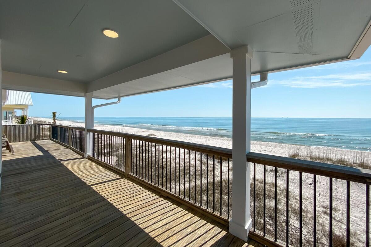 Lost Palms | Photo 36