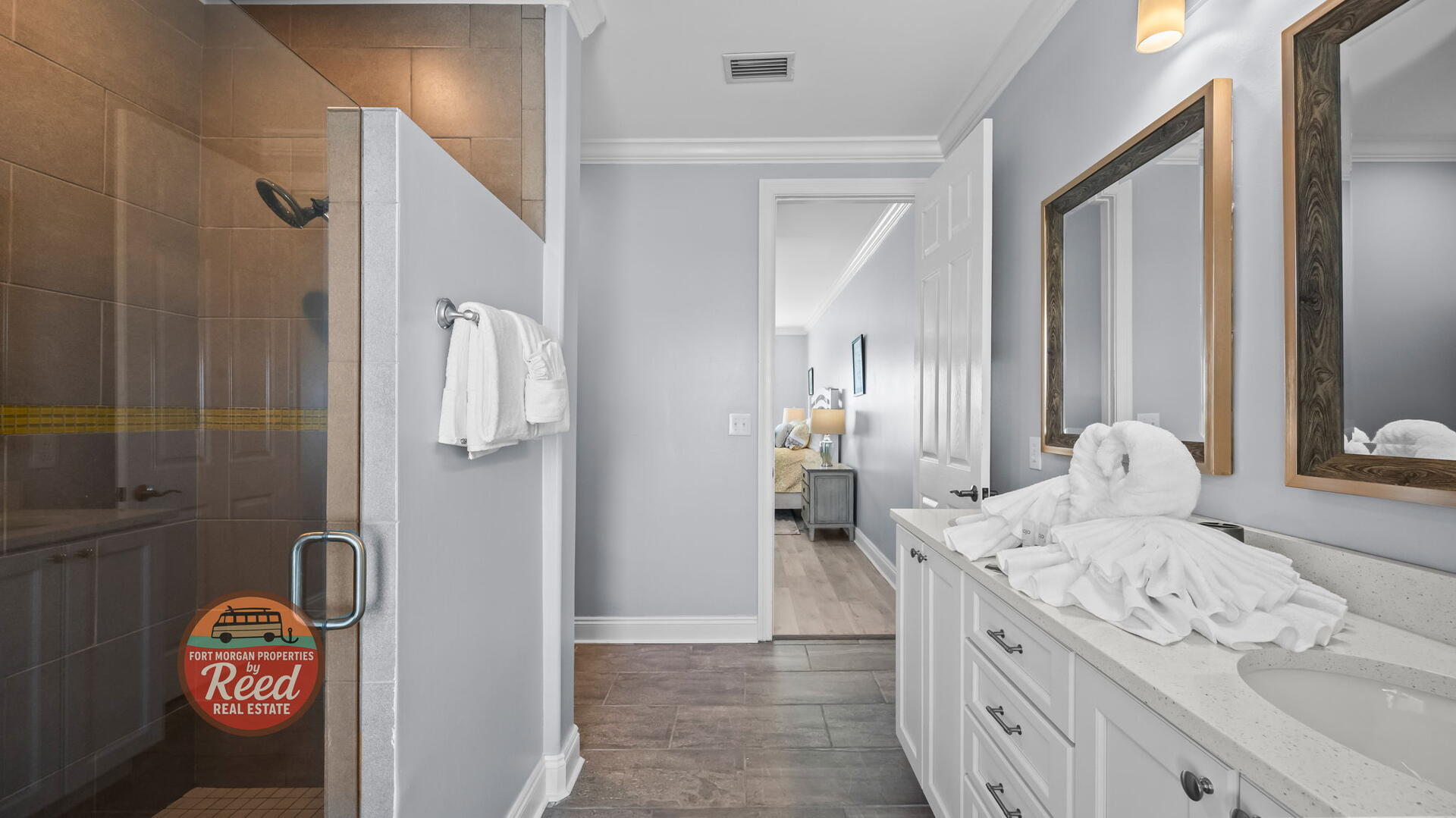 Lazy Parrot | Photo 17