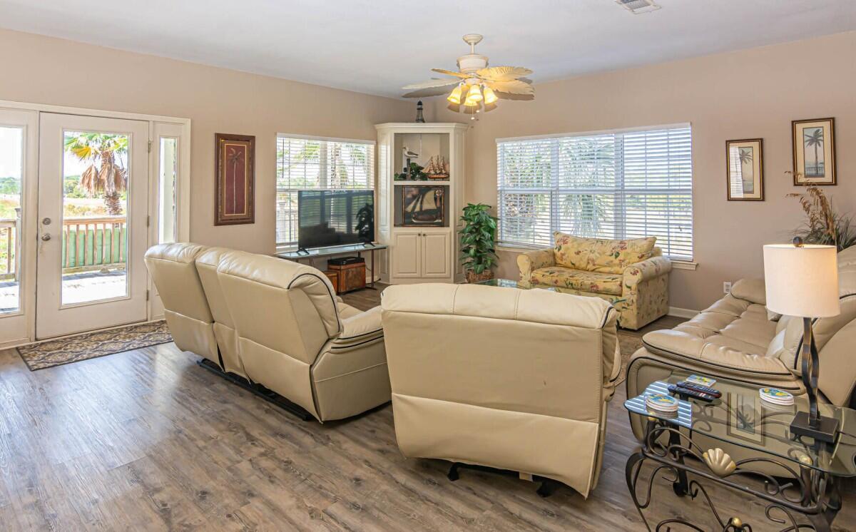 The Palms | Photo 15