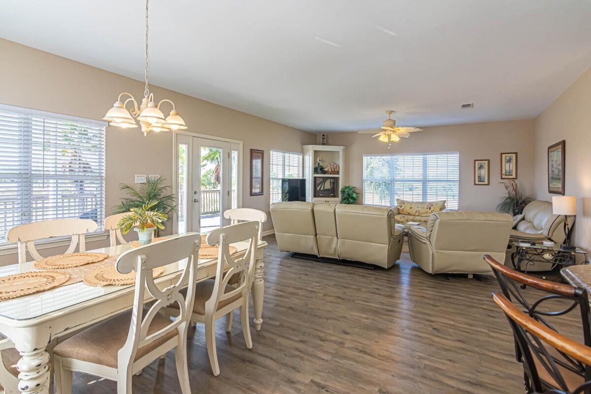 The Palms | Photo 13