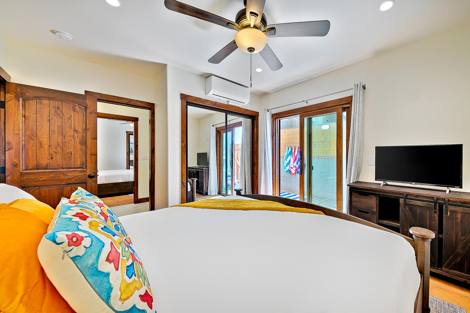 Oceanfront Villa Compound | Photo 31