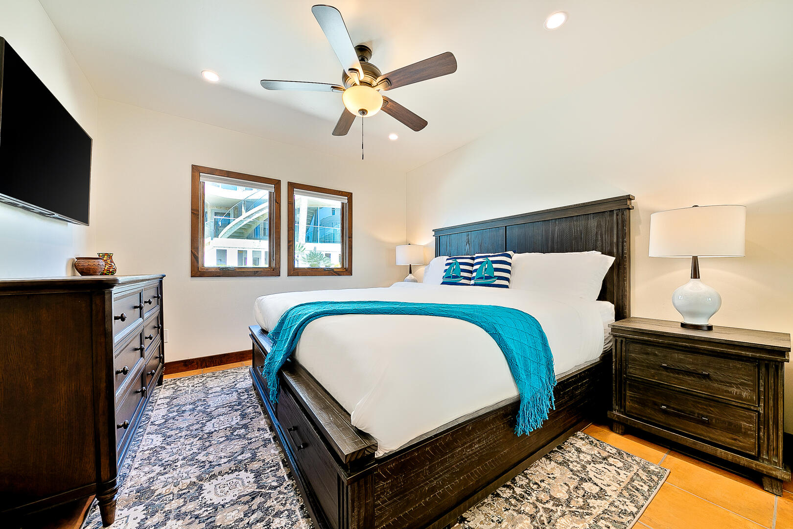 Oceanfront Villa Compound | Photo 28