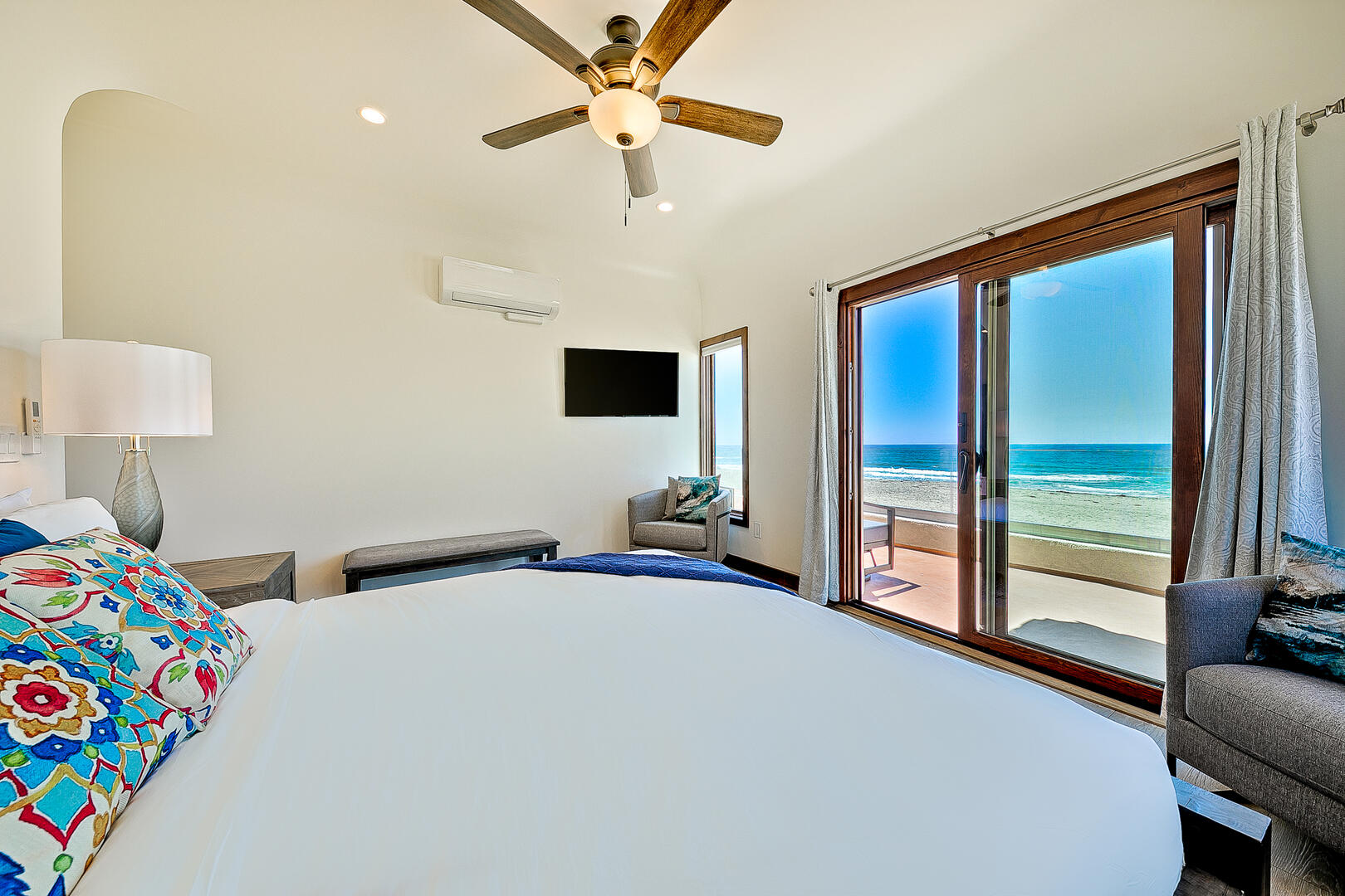 Oceanfront Villa Compound | Photo 47