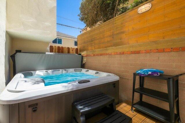 Oceanfront Villa Compound | Photo 28