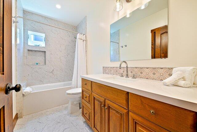 Oceanfront Villa Compound | Photo 47