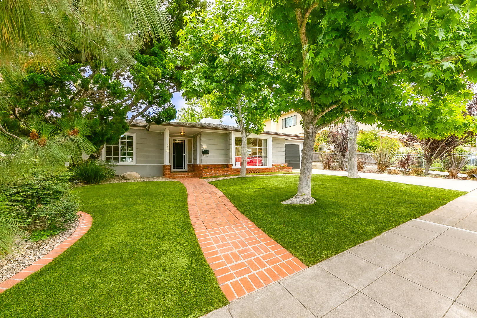 Sunny Gardens | Photo 15