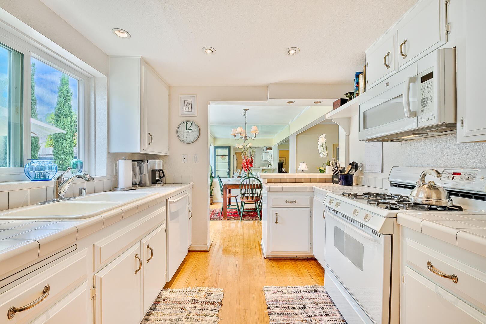 Sunny Gardens | Photo 7