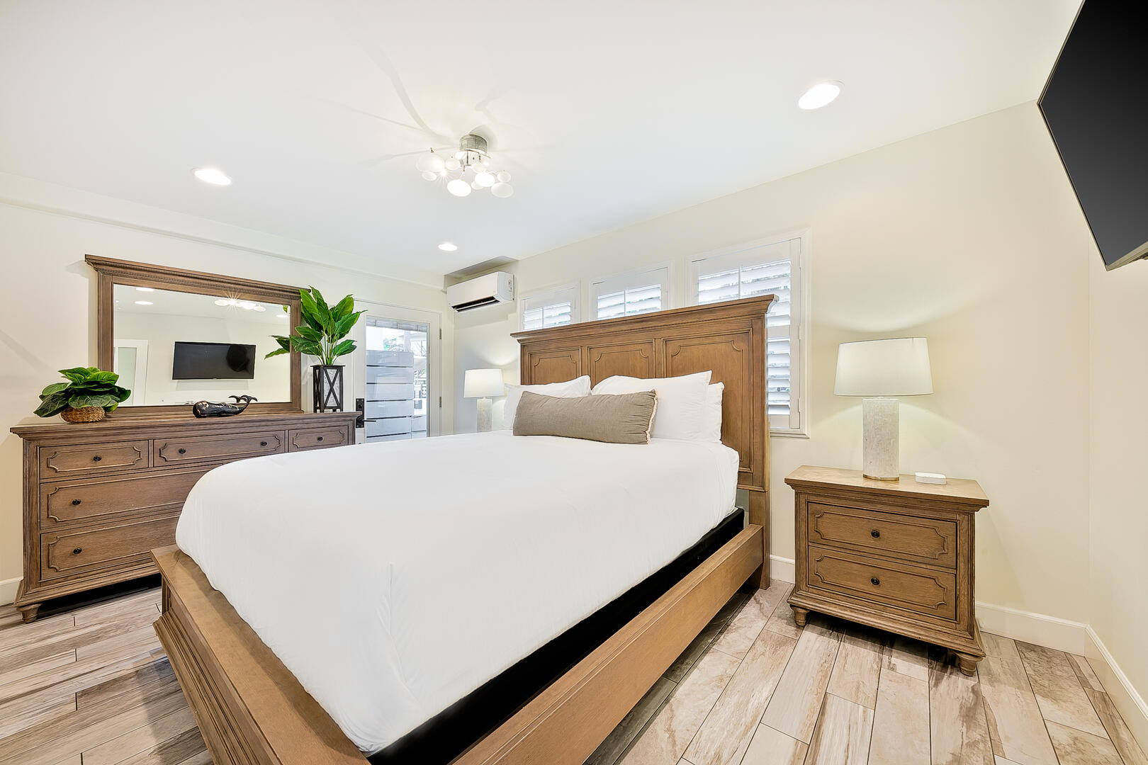 Deluxe Dover Retreat | Photo 18