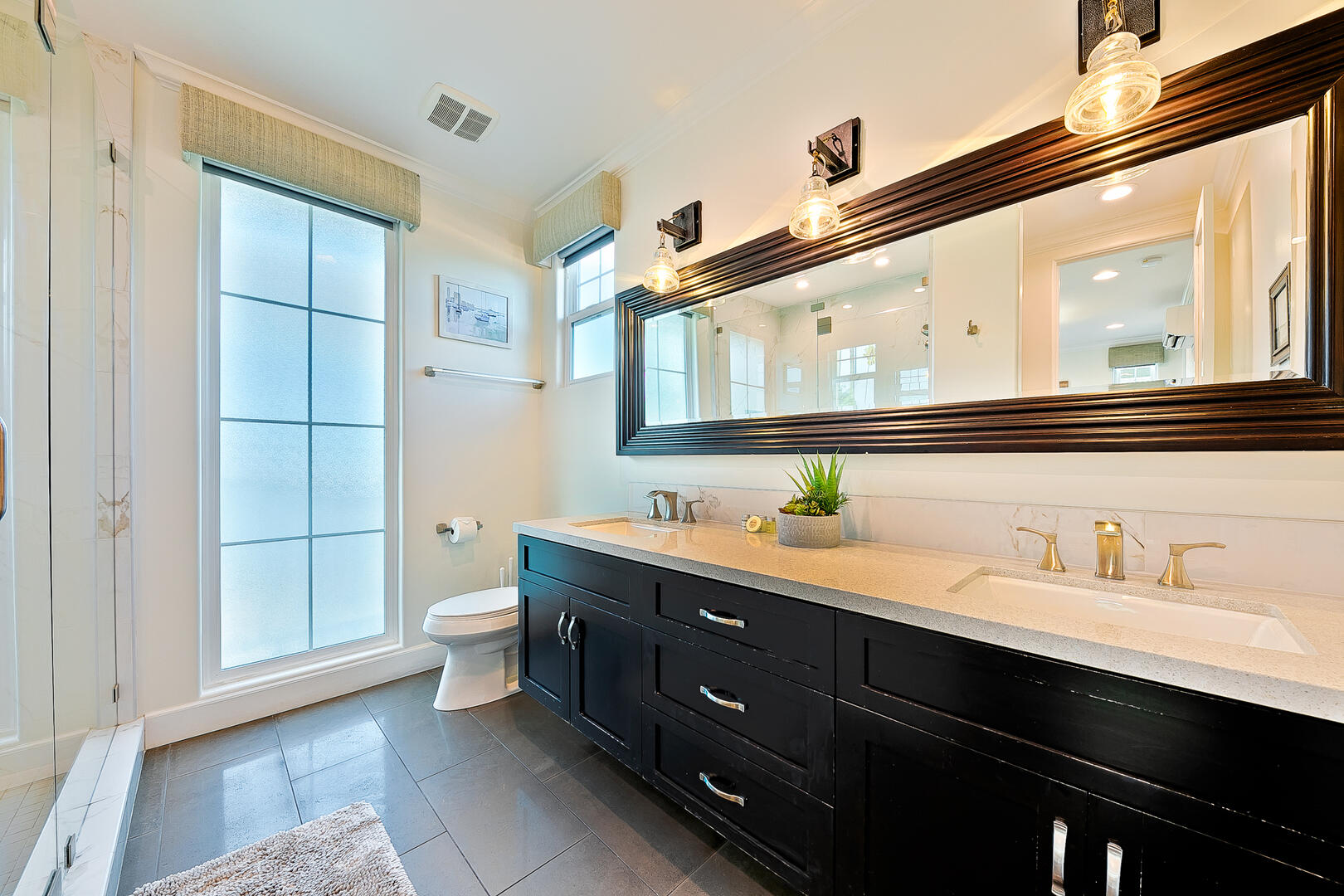 Deluxe Dover Retreat | Photo 27