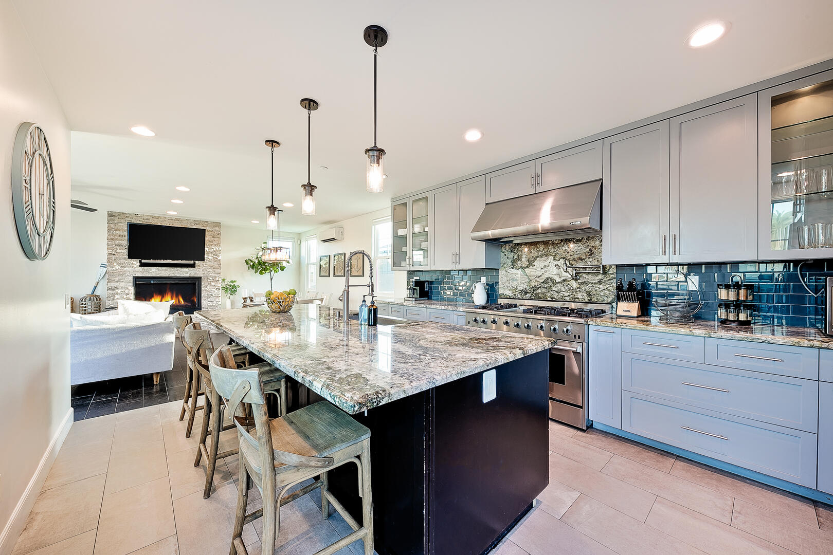 Deluxe Dover Retreat | Photo 3