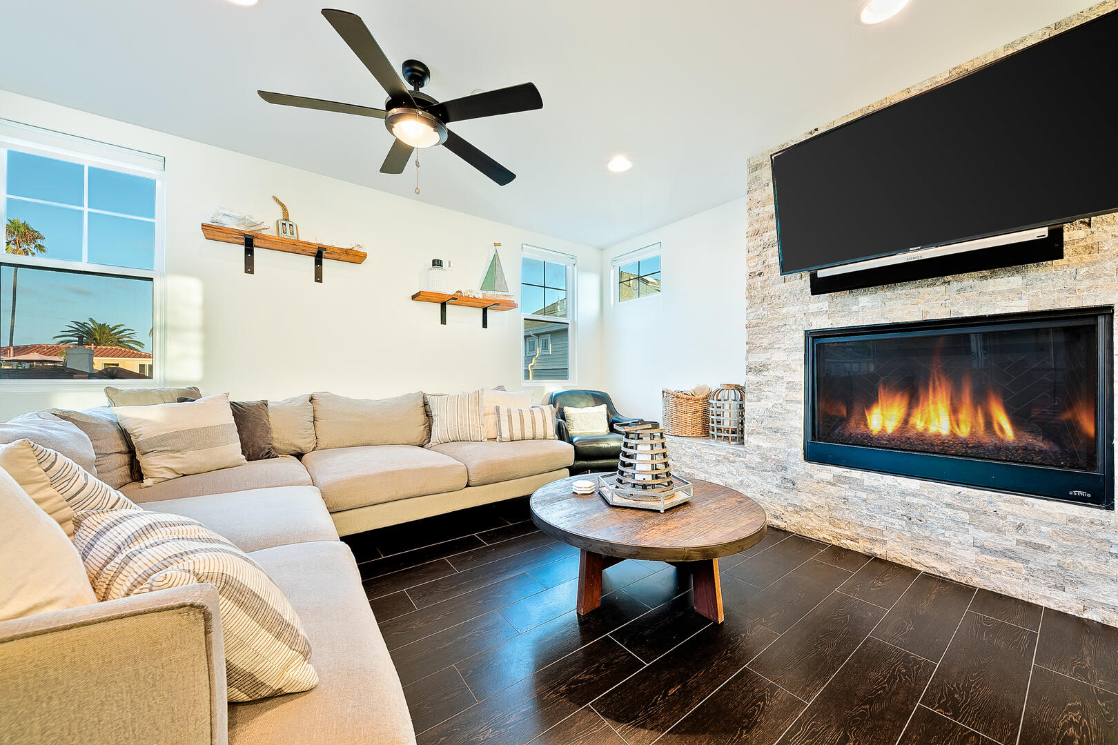 Deluxe Dover Retreat | Photo 4