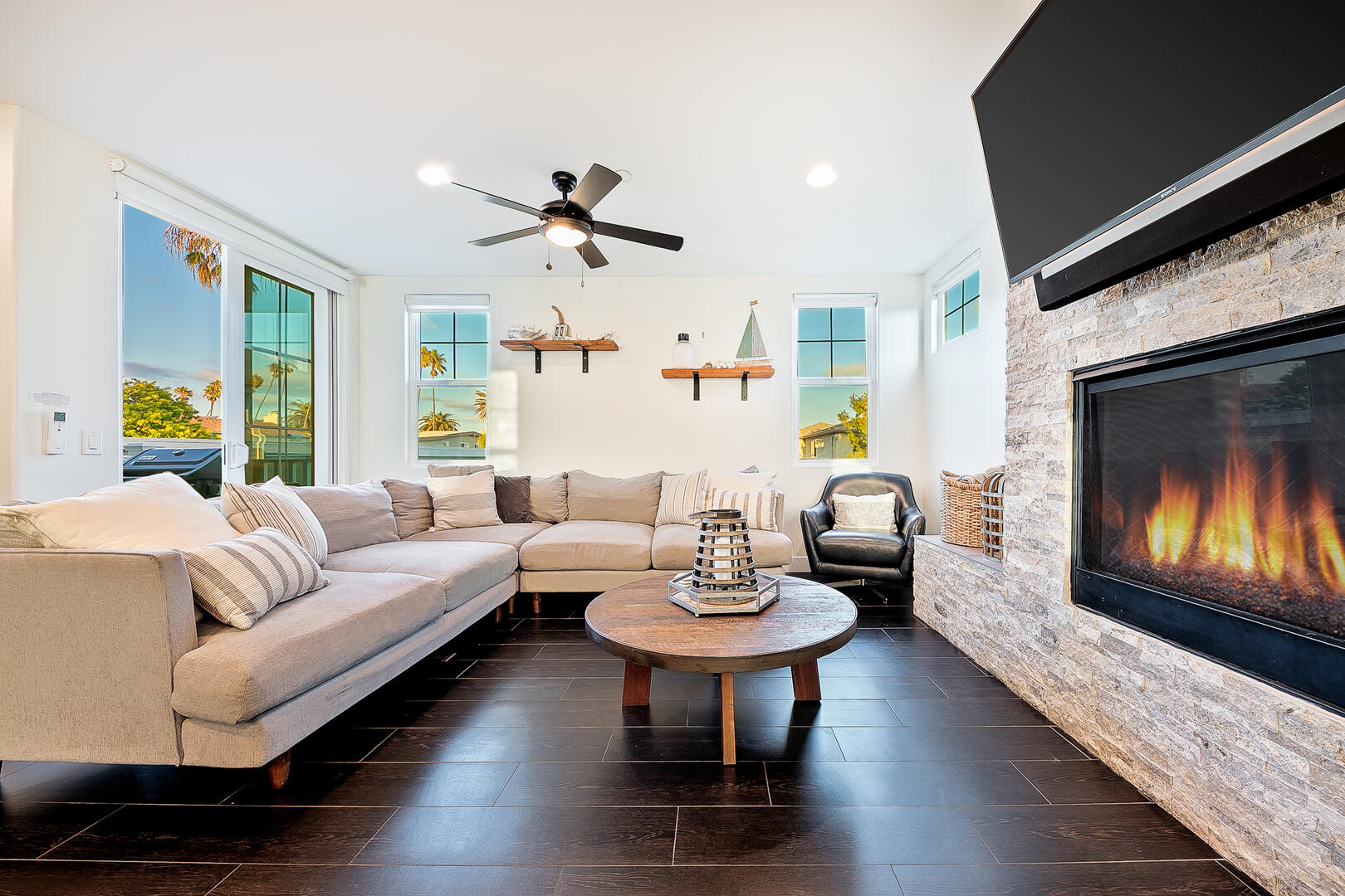 Deluxe Dover Retreat | Photo 10