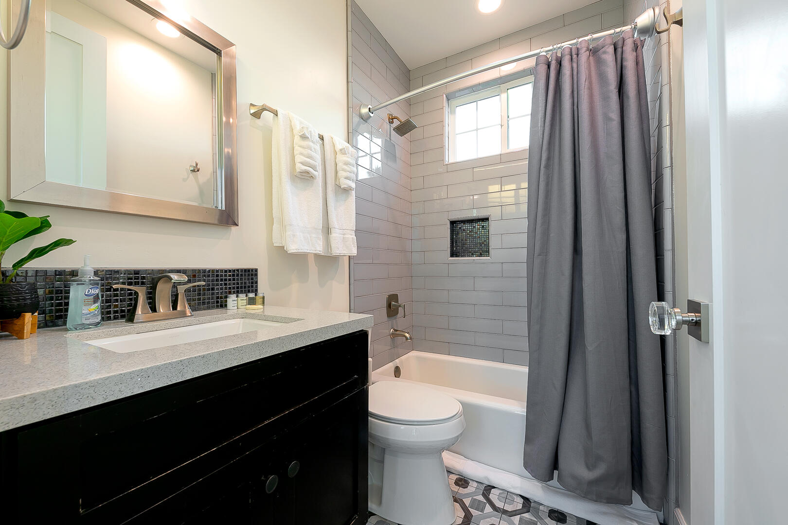 Deluxe Dover Retreat | Photo 41