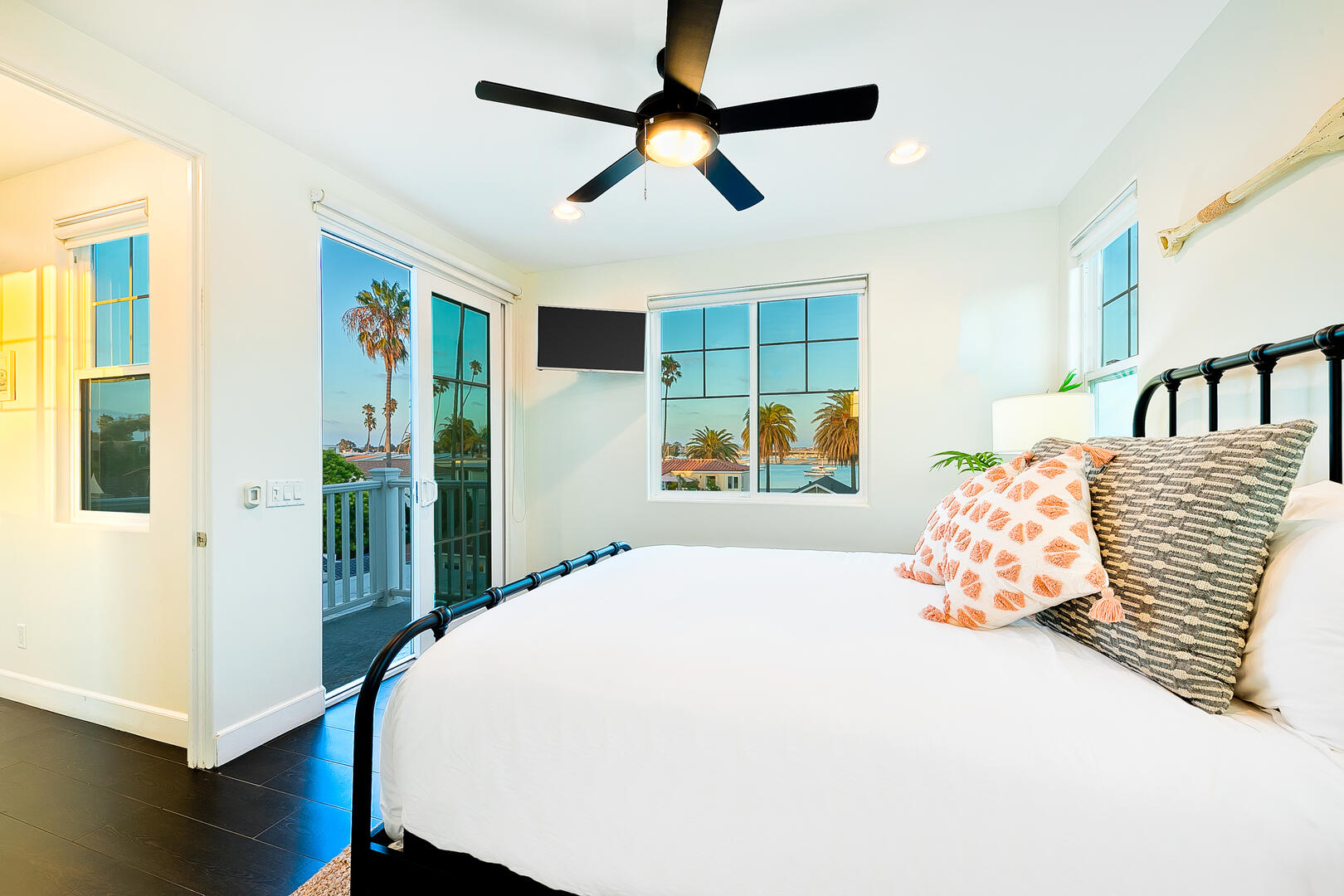 Deluxe Dover Retreat | Photo 30