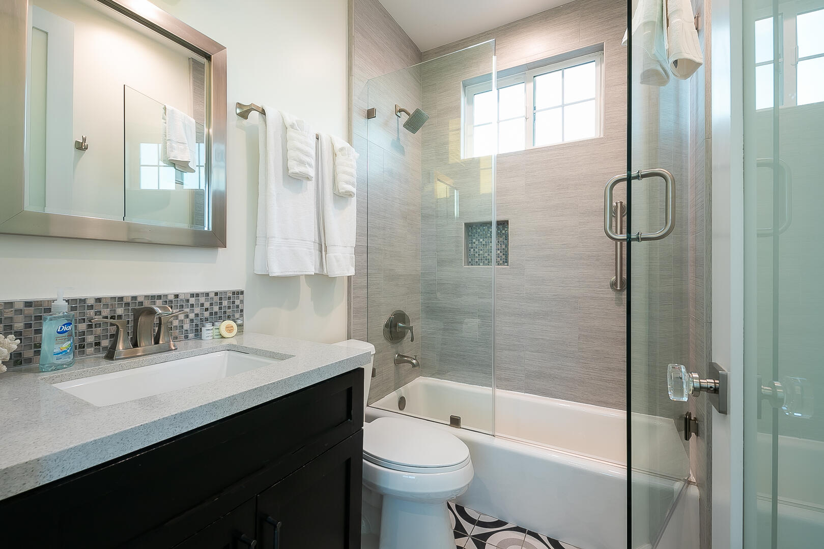 Deluxe Dover Retreat | Photo 31