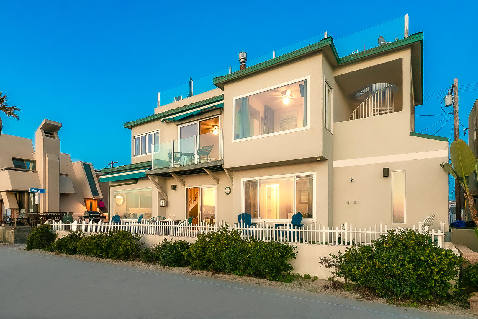 Ocean Front Retreat | Photo 25