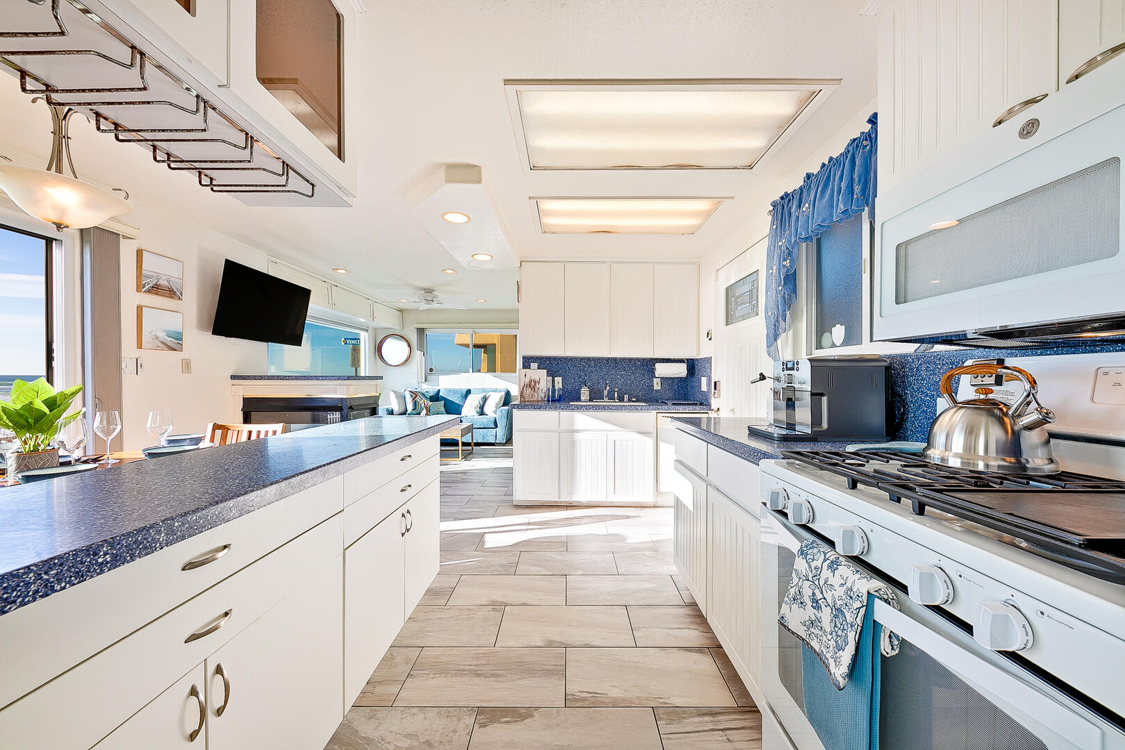 Ocean Front Retreat | Photo 640