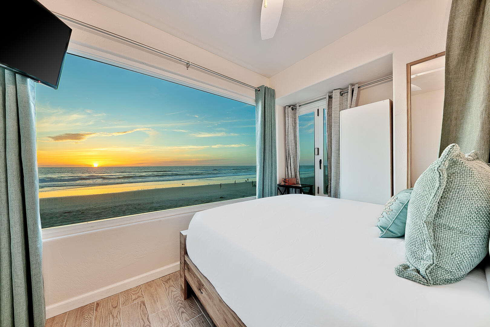 Ocean Front Retreat | Photo 300