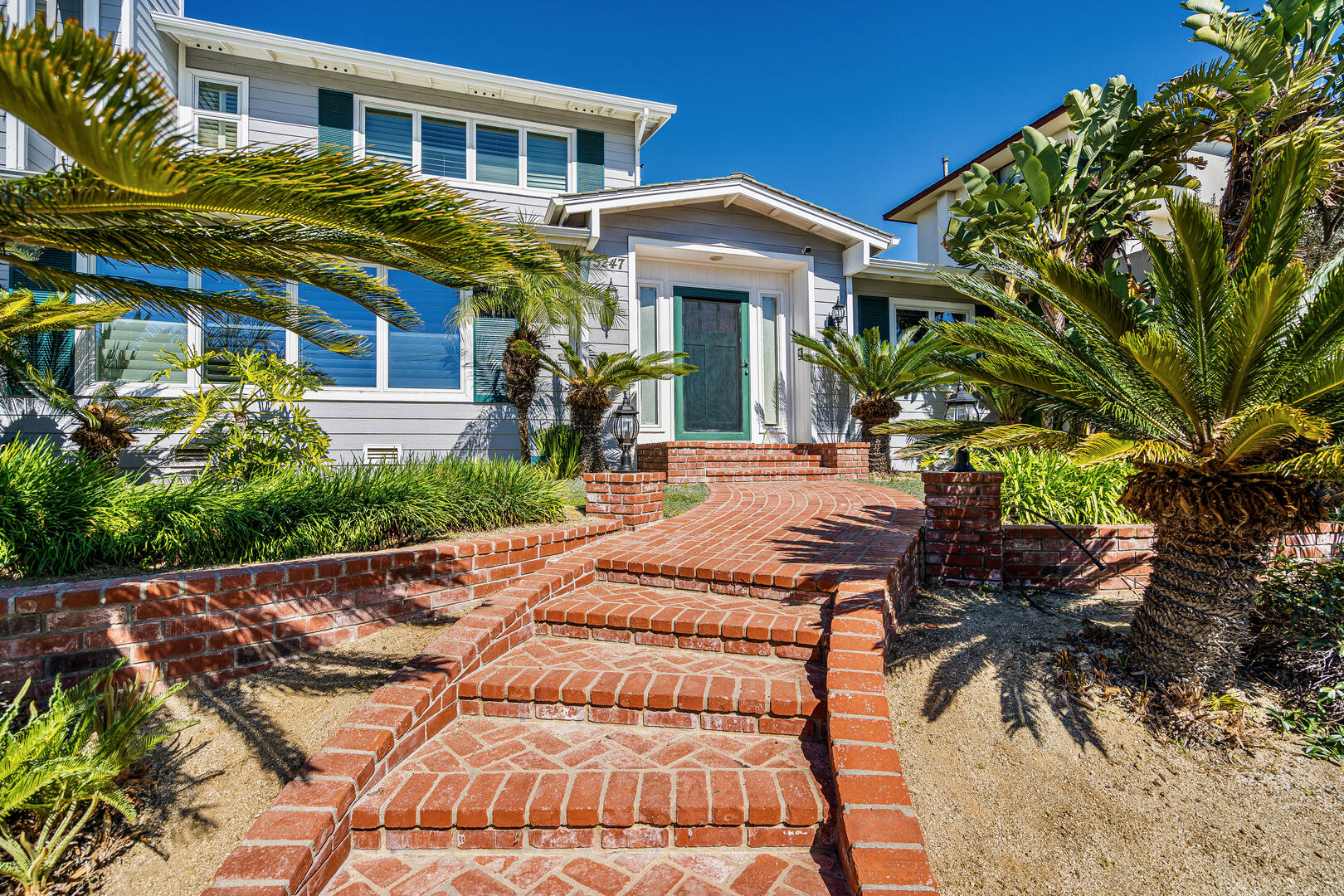 Coastal Luxury Comfort